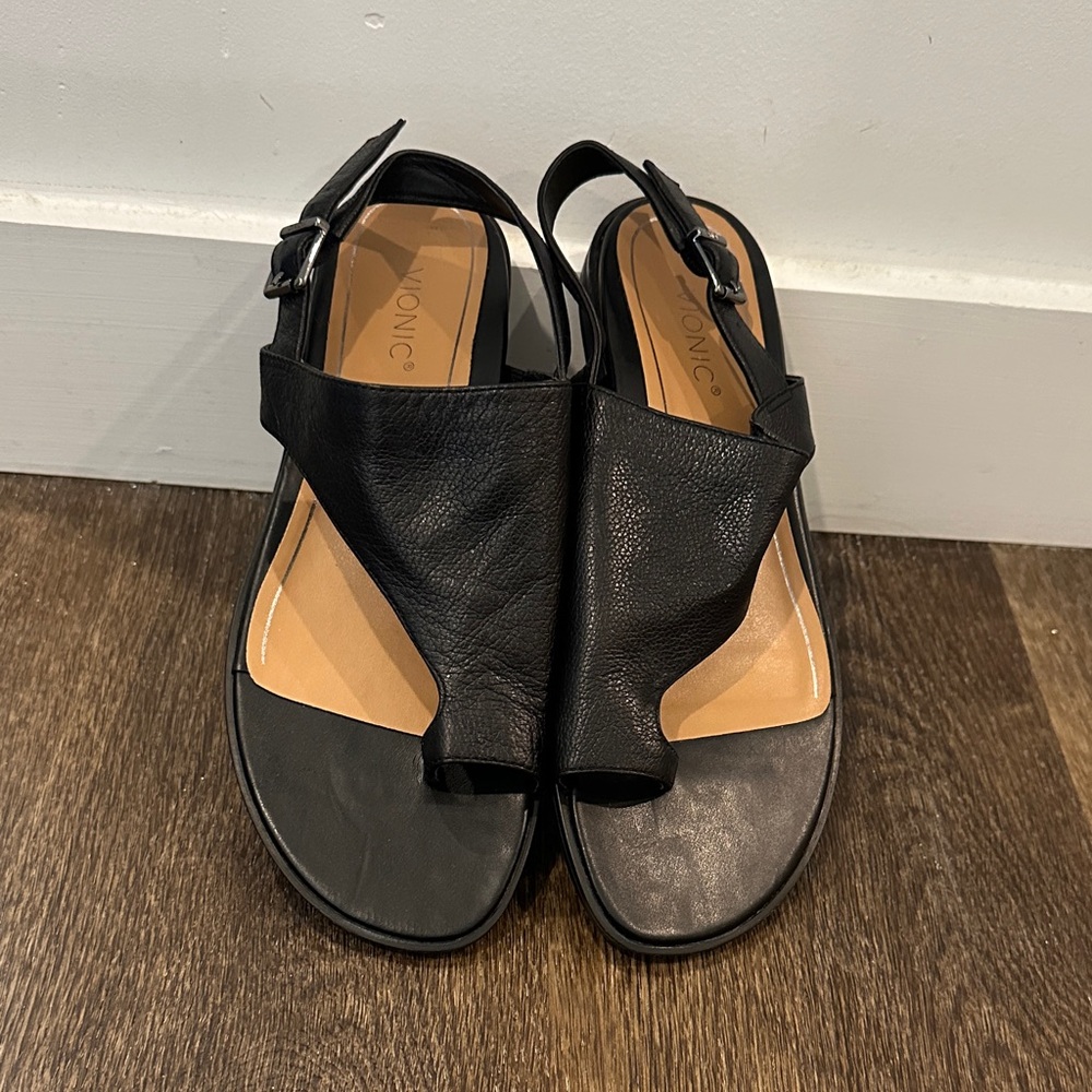 Vionic Women's Black Leather Sandals